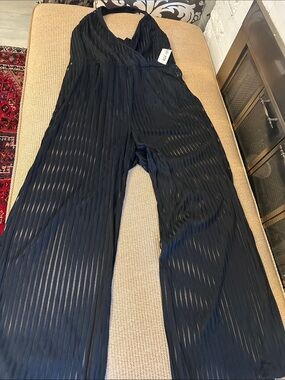 💜#72 BNWT FASHION TO FIGURE HALTER JUMPSUIT